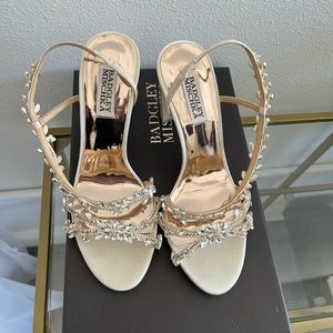 Badgley Mischka Felda